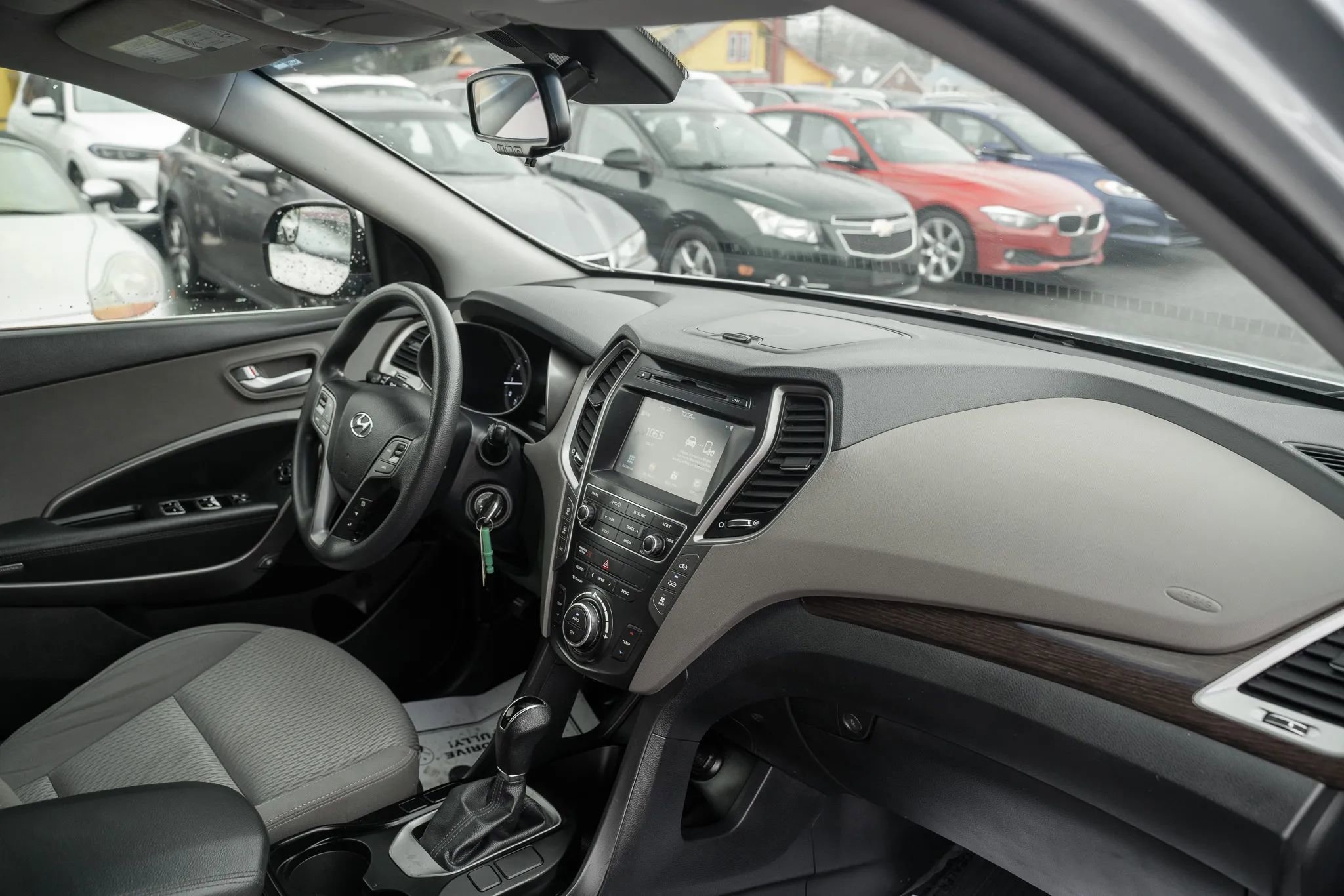 Used 2017 Hyundai Santa Fe SE AWD/4WD image 13