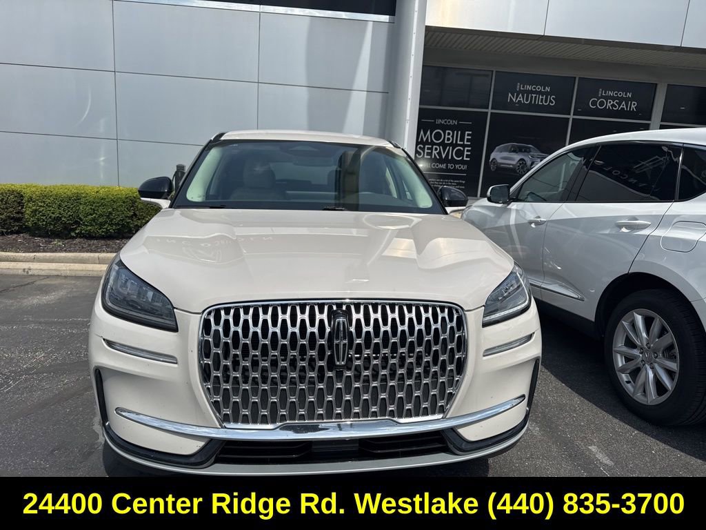 Used 2024 Lincoln Corsair FWD image 2