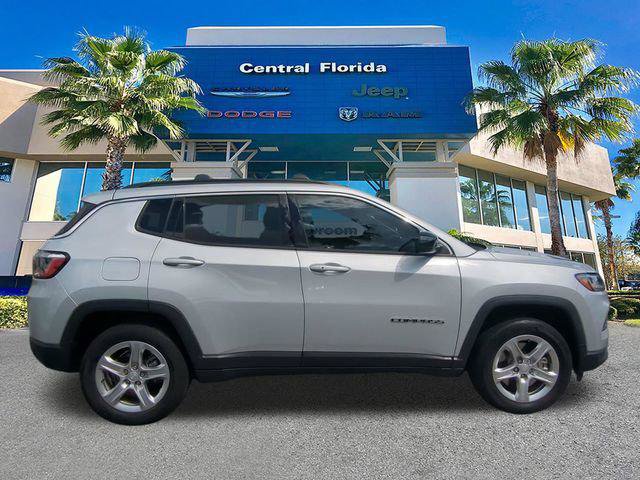 Certified 2024 Jeep Compass Latitude AWD/4WD image 4