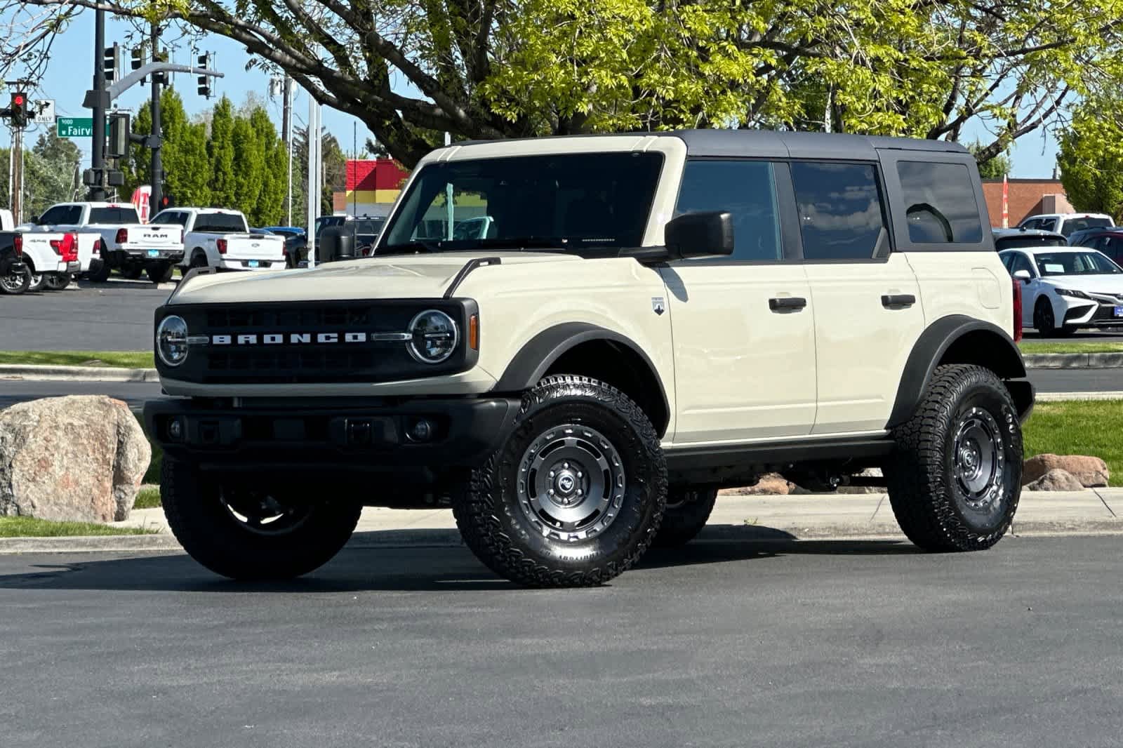 Certified 2025 Ford Bronco Big Bend w/ Black Diamond Package