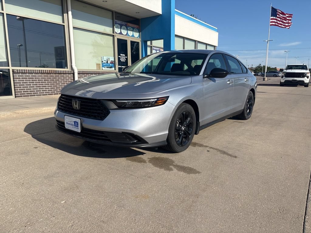 Certified 2025 Honda Accord SE image 1