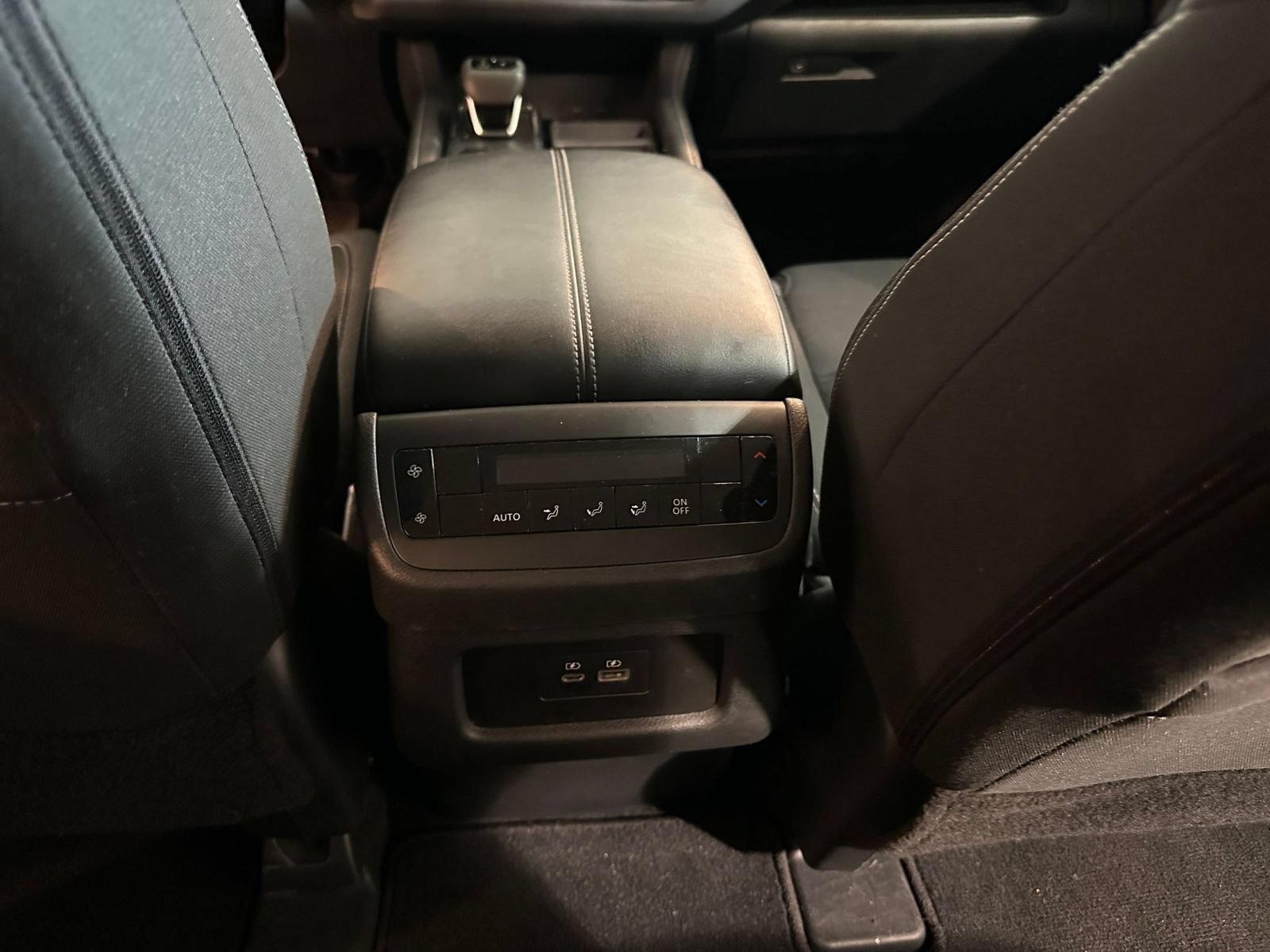 Used 2025 Nissan Pathfinder SV AWD/4WD image 24
