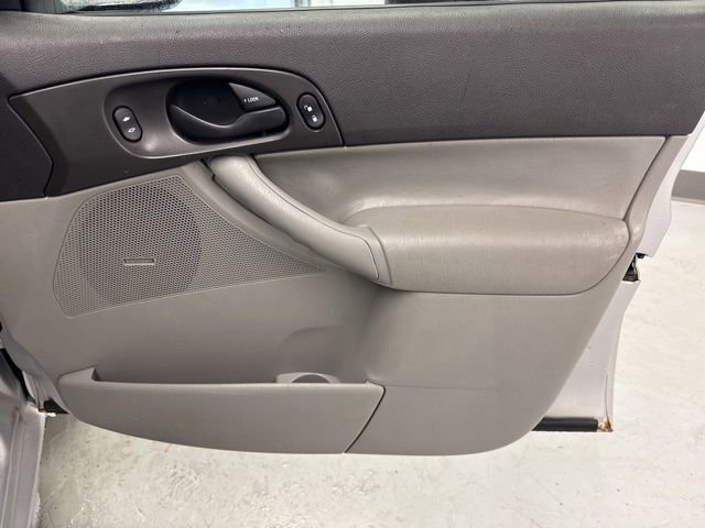 Used 2006 Ford Focus ZX4 Sedan image 21