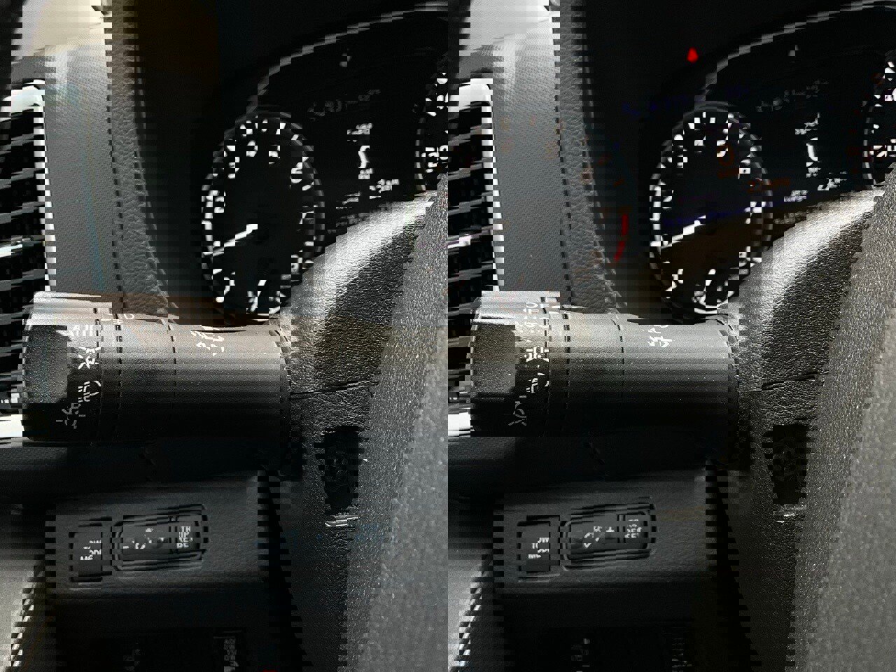 Used 2022 Nissan Frontier SV image 36