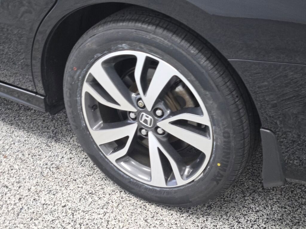 Used 2023 Honda Odyssey Touring image 17