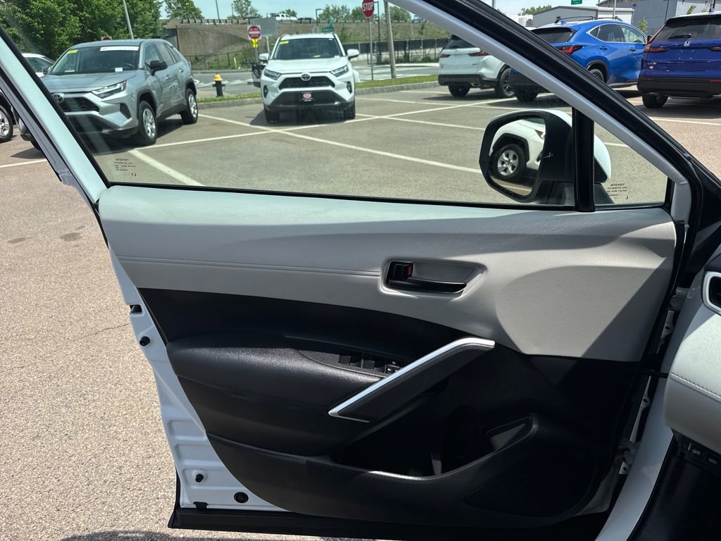 Used 2023 Toyota Corolla Cross LE w/ Moonroof Package AWD/4WD image 35
