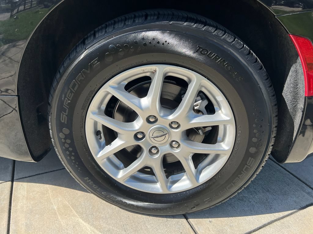Used 2023 Chrysler Pacifica Touring-L FWD image 16