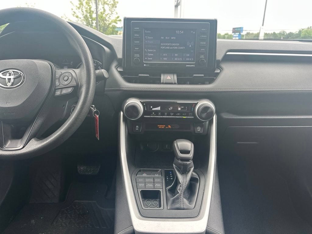 Used 2020 Toyota RAV4 LE w/ Carpet Mat Package AWD/4WD image 21