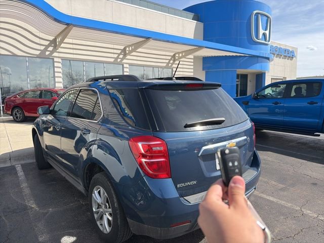 Used 2017 Chevrolet Equinox LT w/ Convenience Package image 4