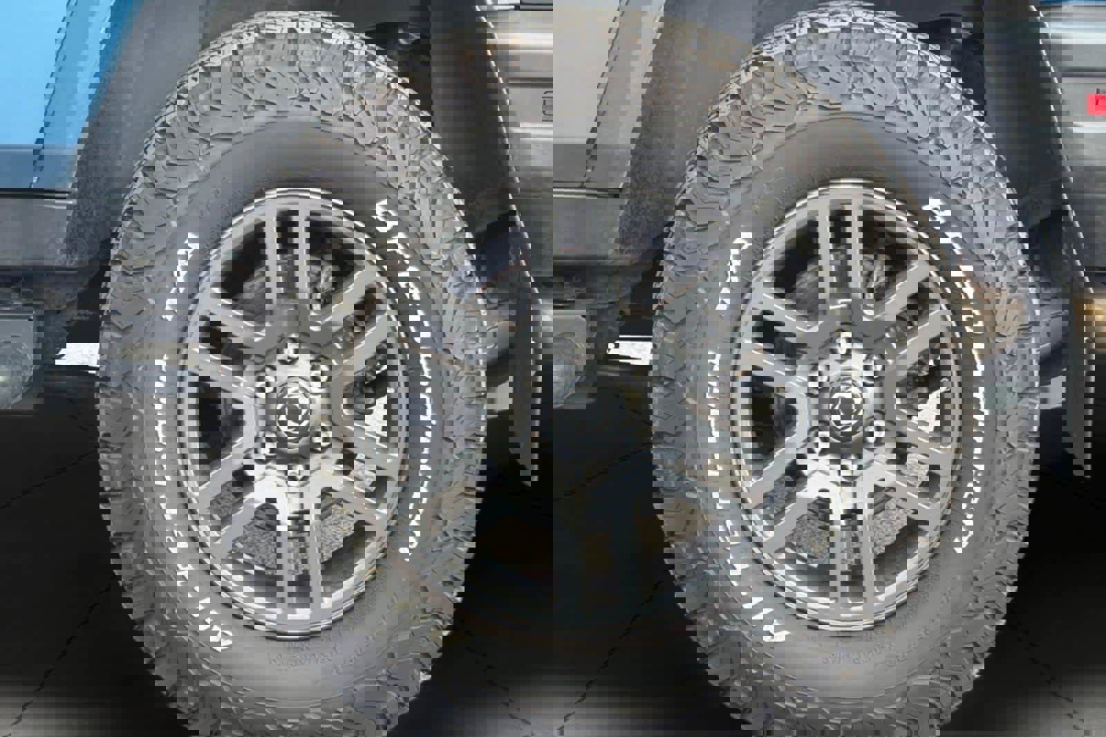 Used 2025 INEOS Grenadier image 11