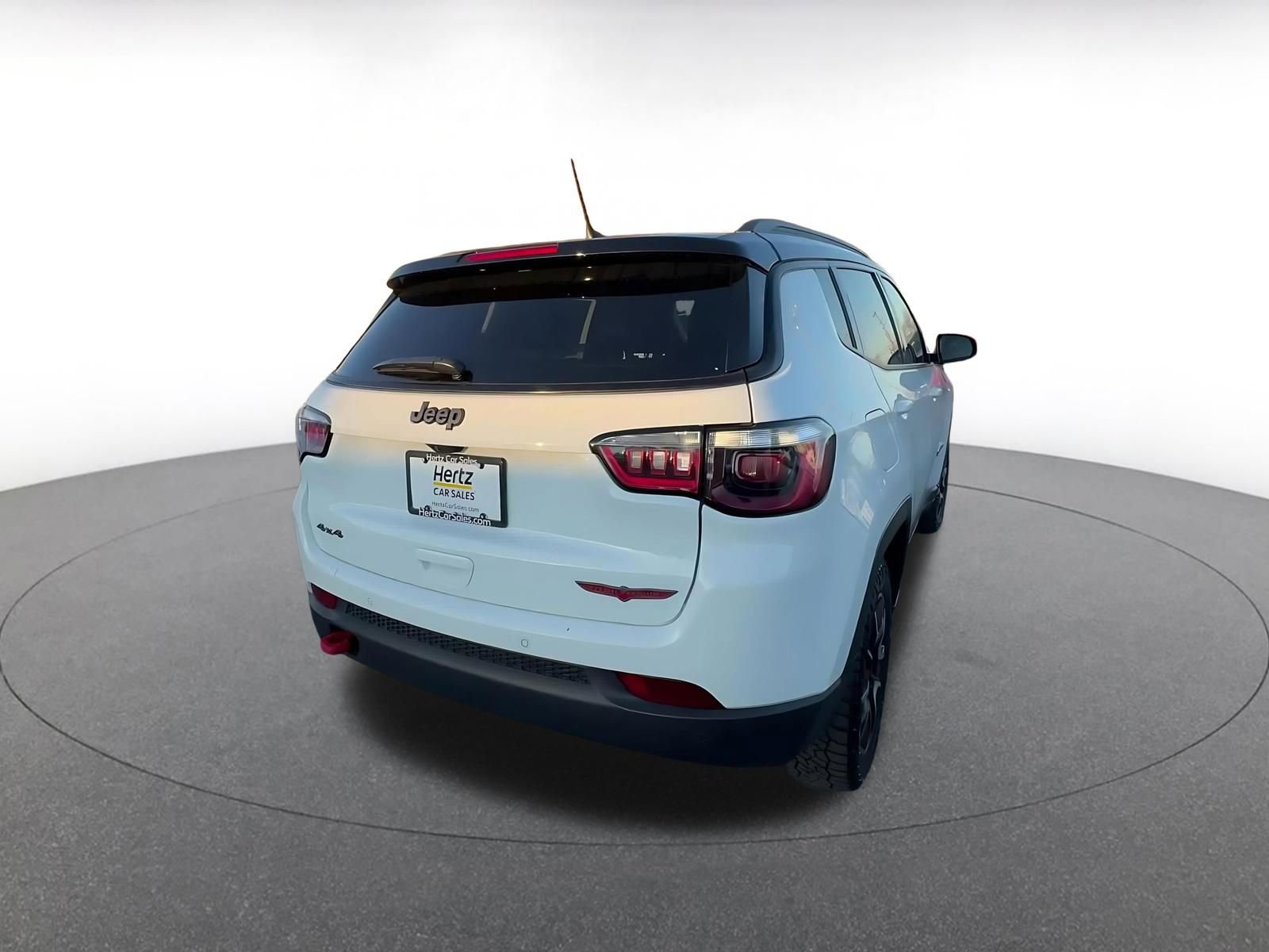 Used 2025 Jeep Compass Trailhawk image 15