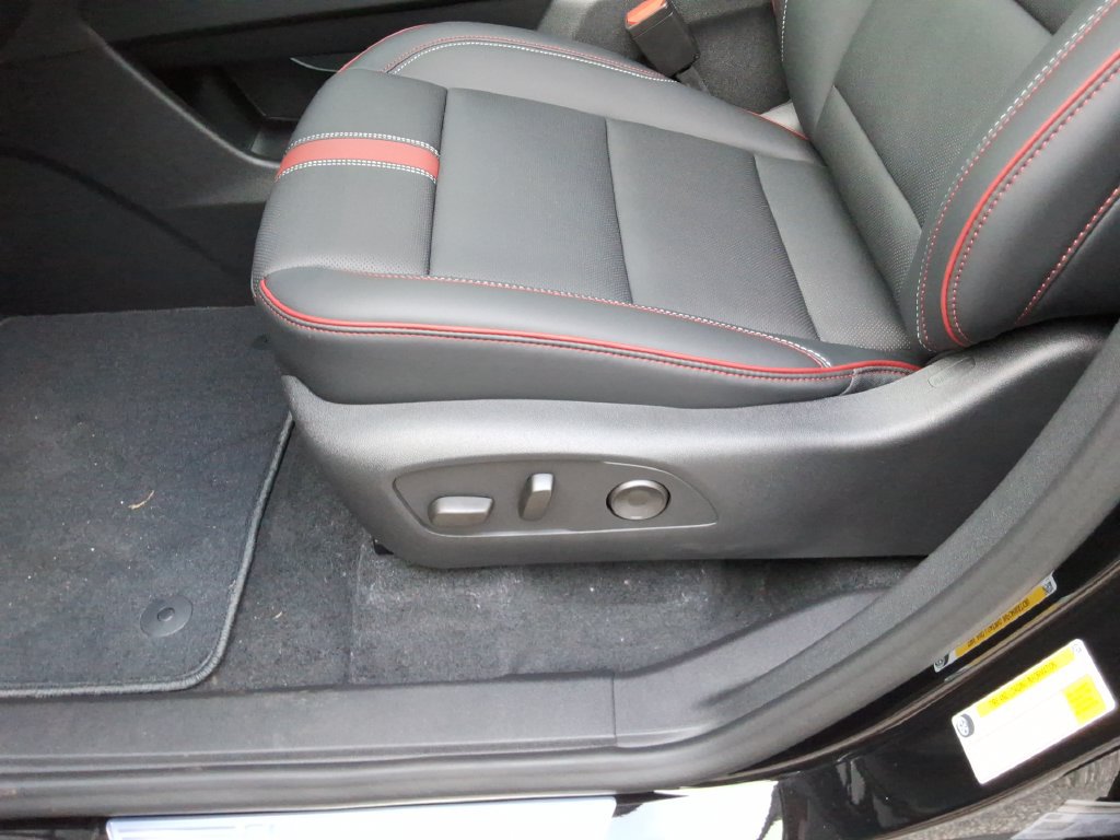 New 2027 Chevrolet Traverse RS FWD image 22