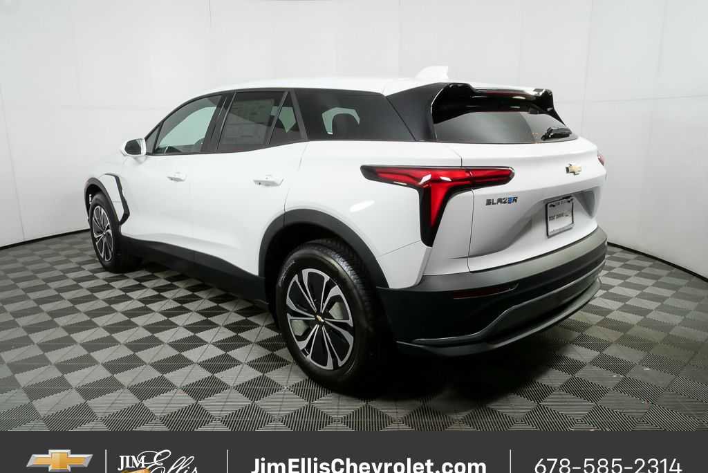 New 2026 Chevrolet Blazer EV LT image 3