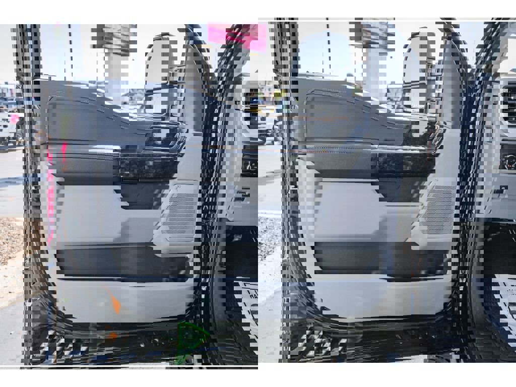 Used 2025 Ford F250 XLT w/ Black Appearance Package AWD/4WD image 6