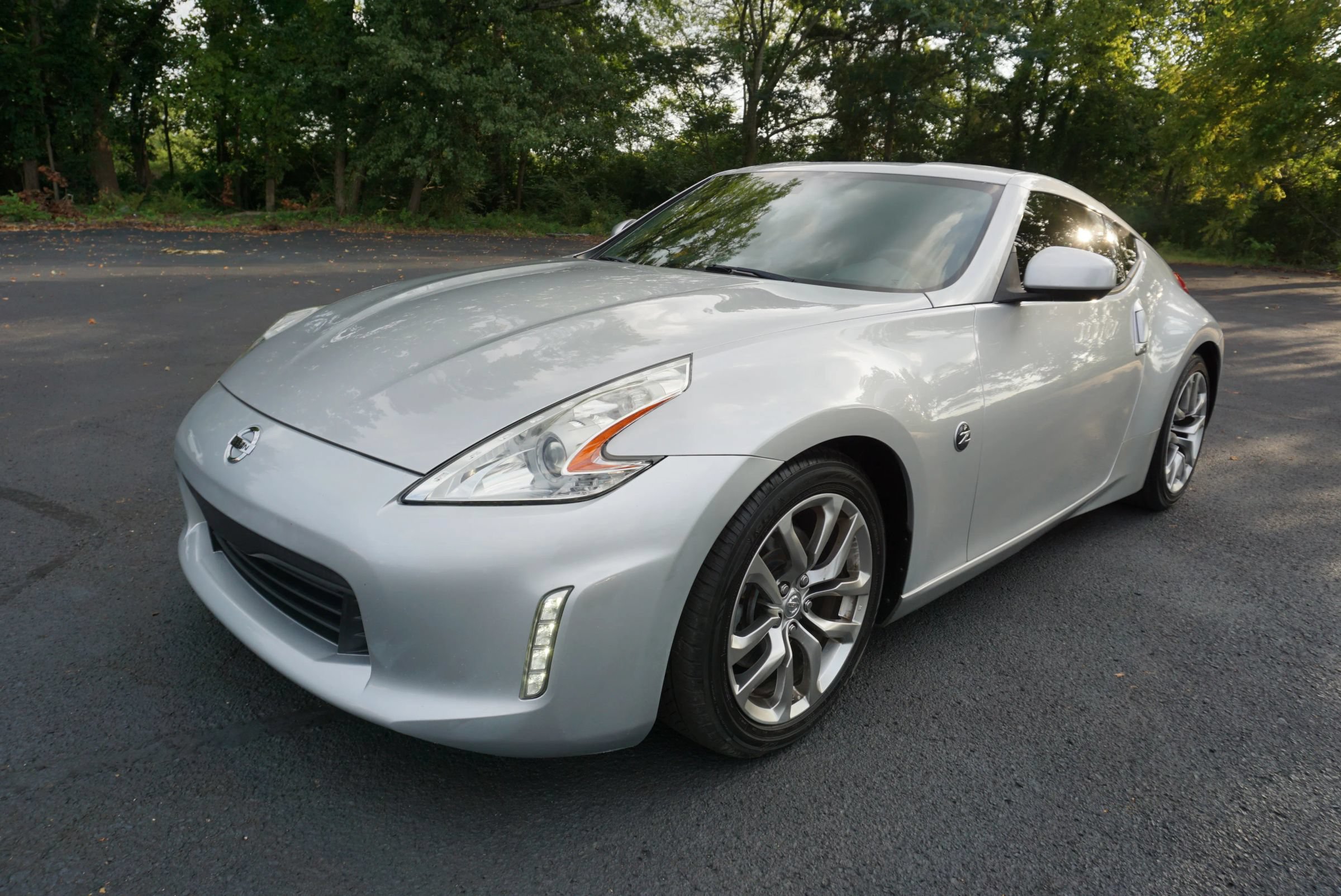 Used 2014 Nissan 370Z Touring RWD image 4