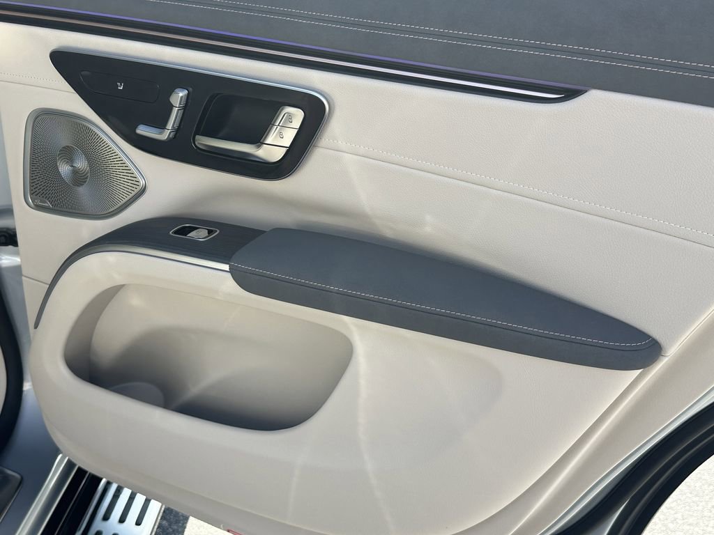 New 2026 Mercedes-Benz EQS 550 4MATIC SUV image 19