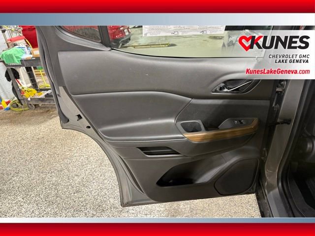 Used 2019 GMC Acadia SLE w/ LPO, Floor Liner Package image 16