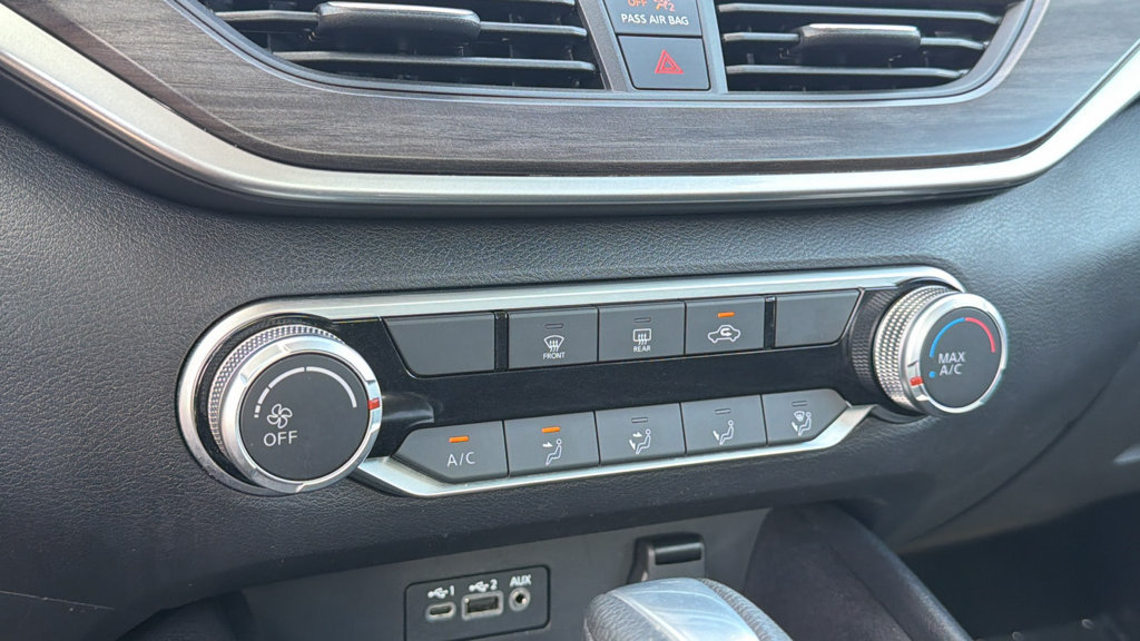 Used 2025 Nissan Altima 2.5 SV FWD image 14