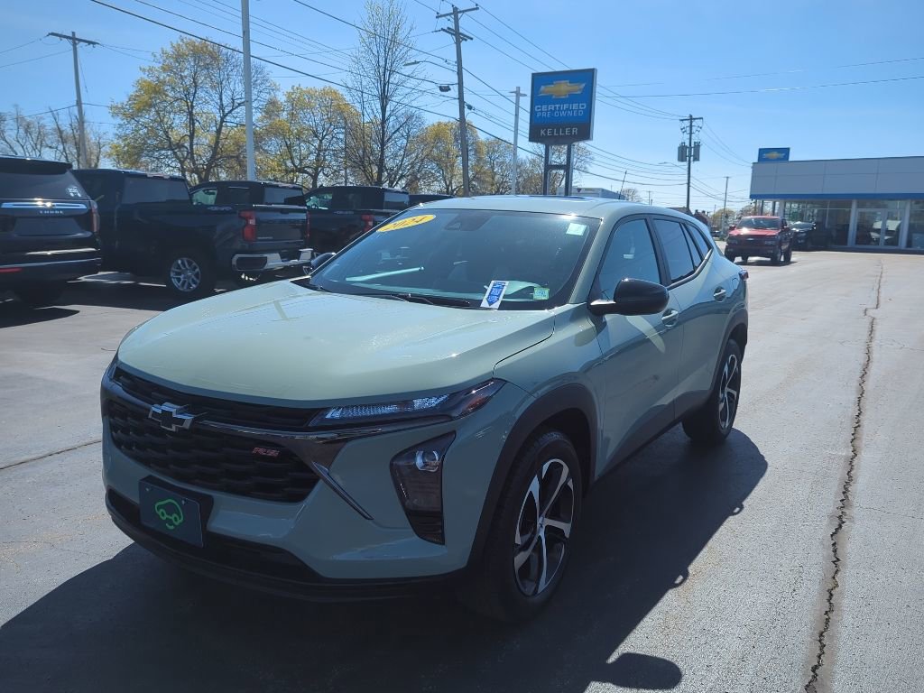 Certified 2024 Chevrolet Trax RS w/ Sunroof Package FWD image 4