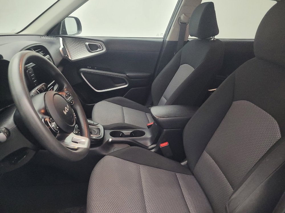 Used 2023 Kia Soul LX FWD image 17