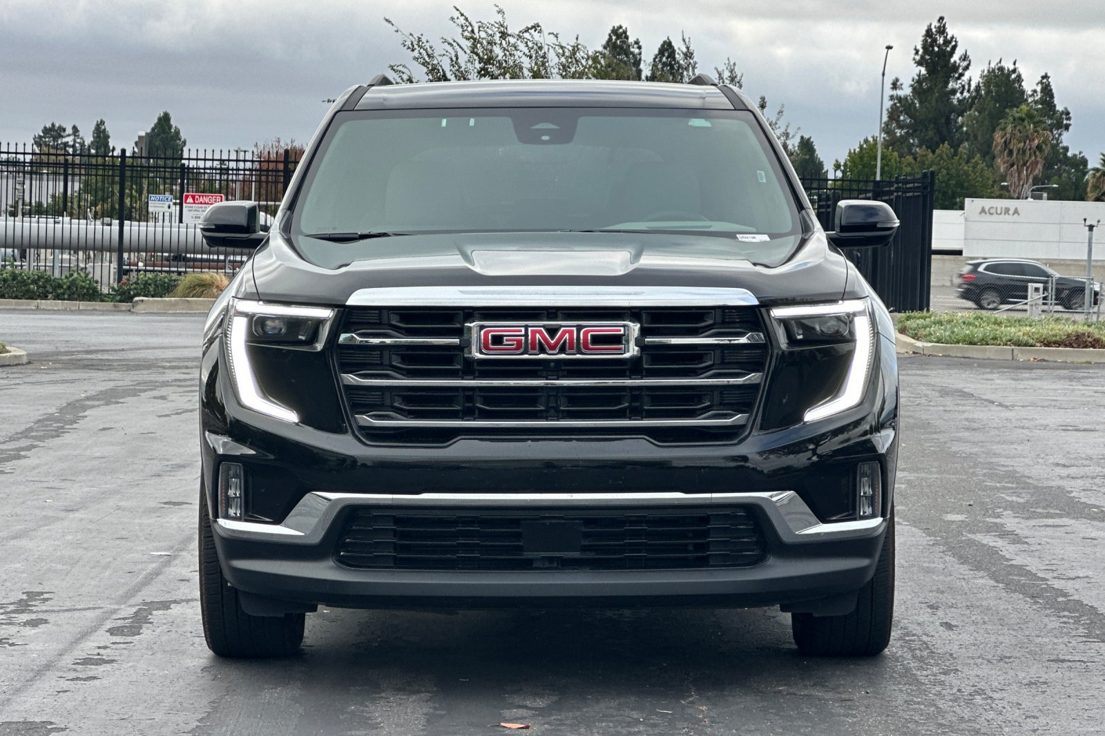 Used 2026 GMC Acadia Elevation w/ Elevation Premium Package FWD image 9