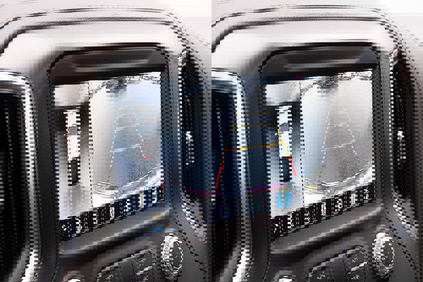 Used 2021 GMC Sierra 3500 AT4 w/ AT4 Preferred Package image 4