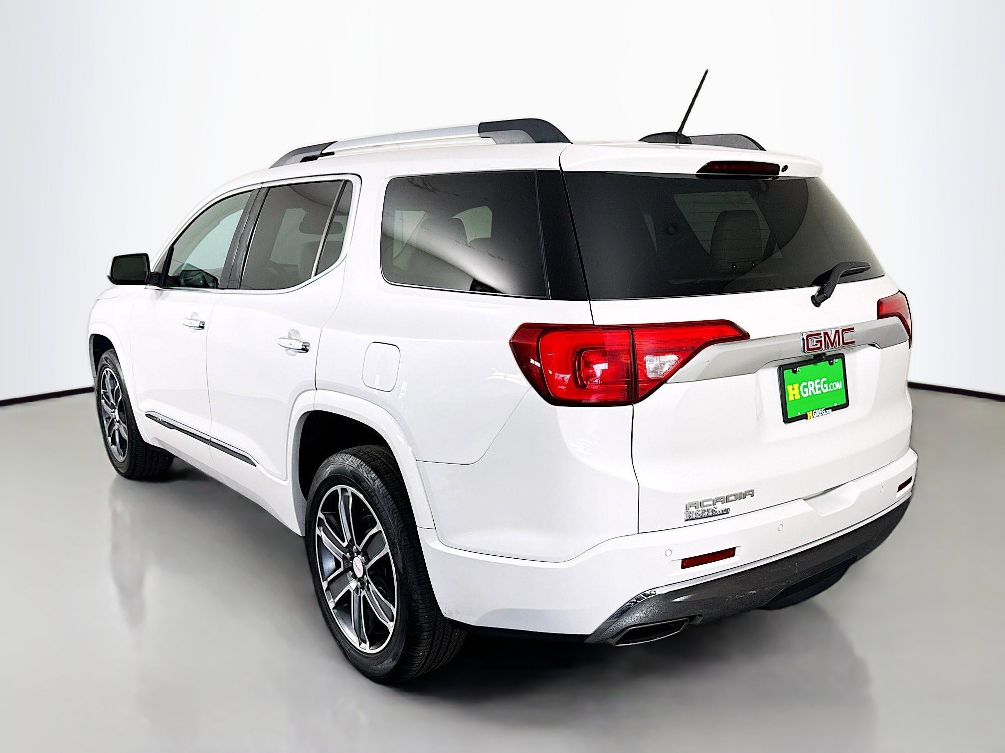 Used 2017 GMC Acadia Denali w/ Technology Package image 7