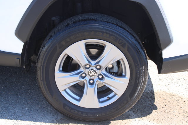 Used 2022 Toyota RAV4 XLE FWD image 8