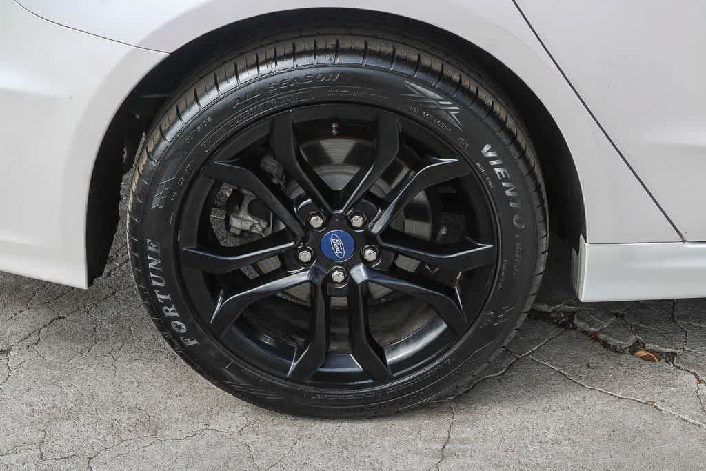 Used 2020 Ford Fusion SE w/ Equipment Group 151A FWD image 7