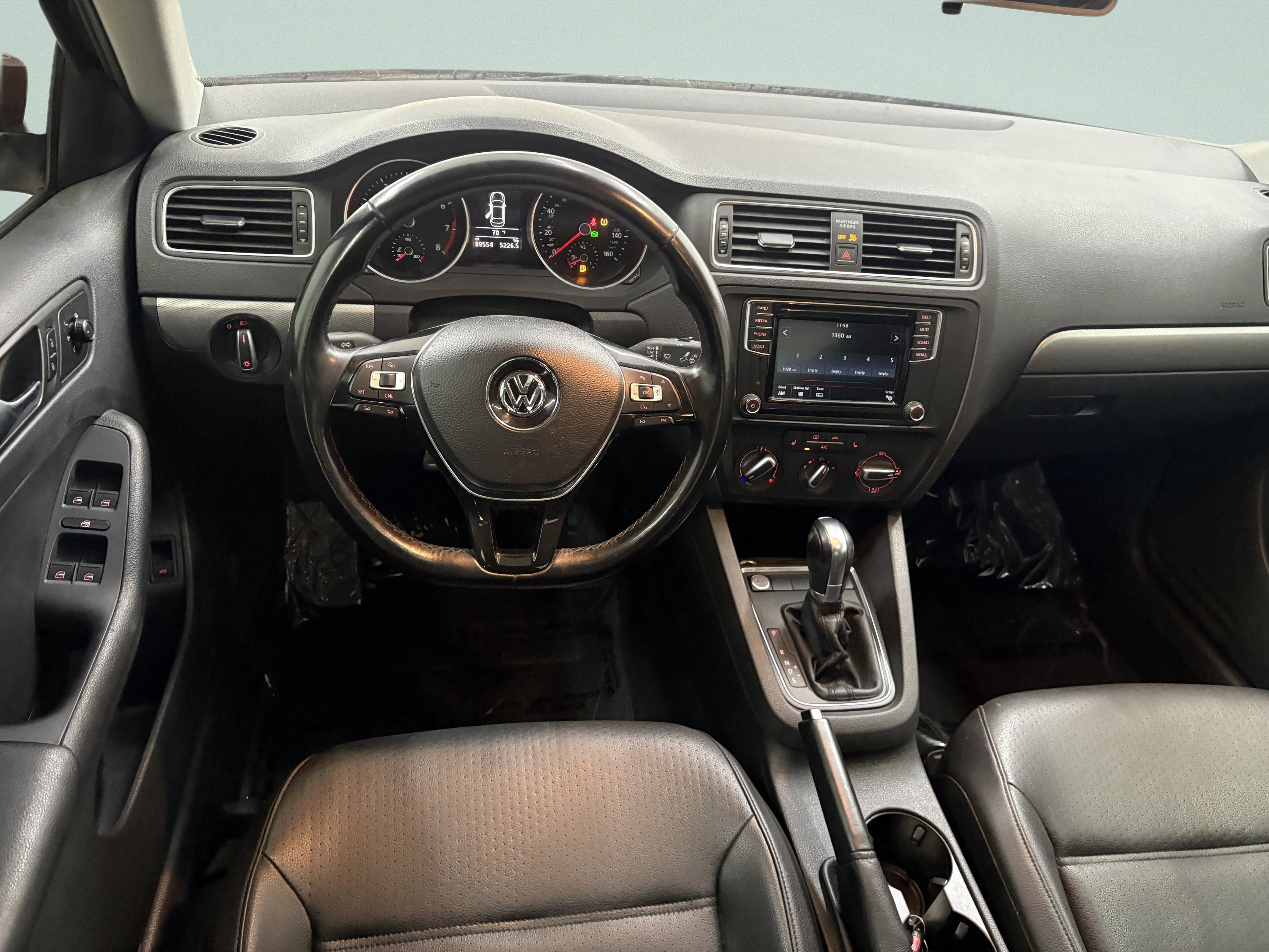 Used 2017 Volkswagen Jetta SE FWD image 10
