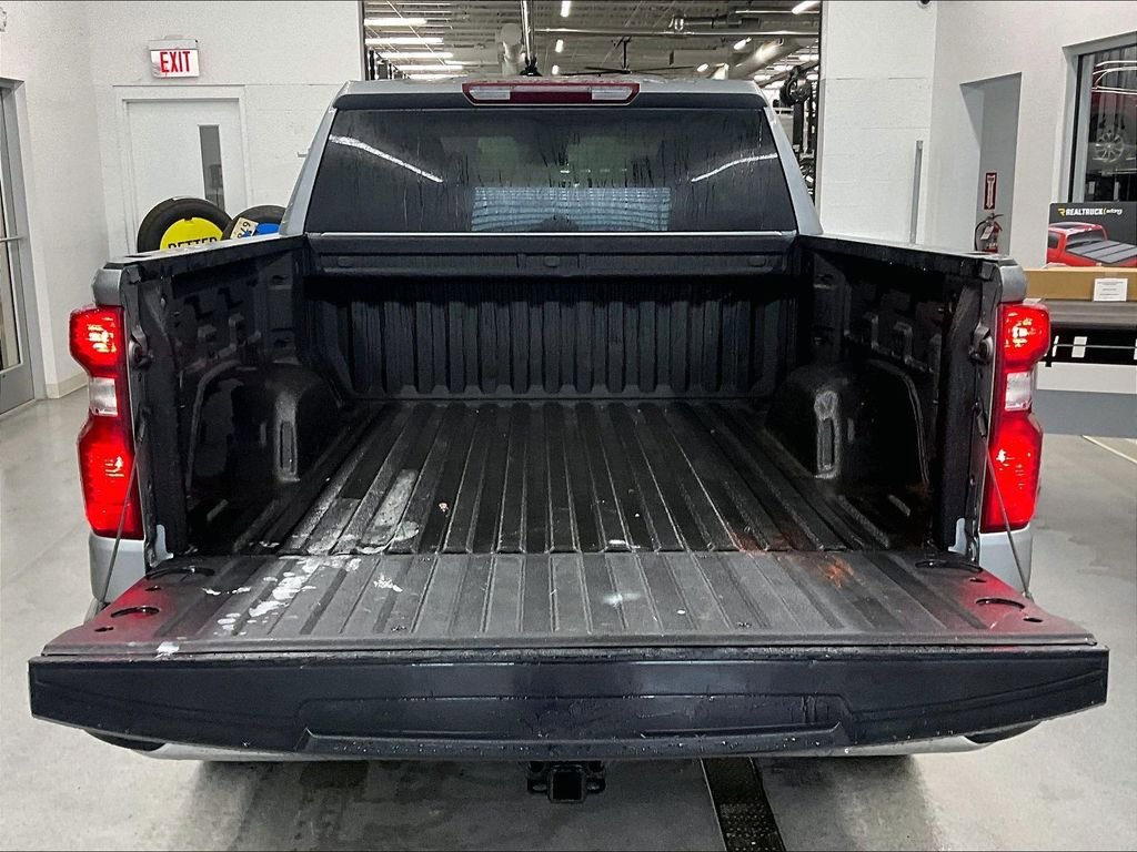 Used 2023 Chevrolet Silverado 1500 LT AWD/4WD image 29