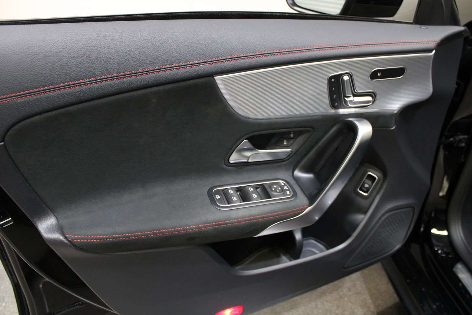 Used 2021 Mercedes-Benz CLA 250 image 22