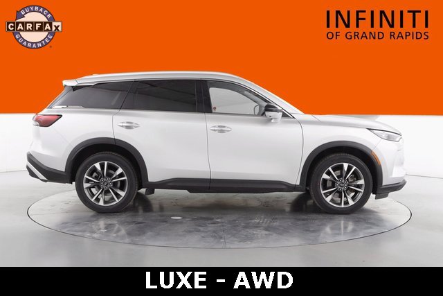 Used 2023 INFINITI QX60 Luxe image 2