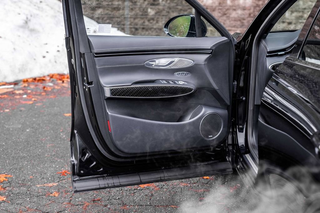 Used 2025 Genesis GV70 3.5T Sport w/ Sport Prestige Package image 21