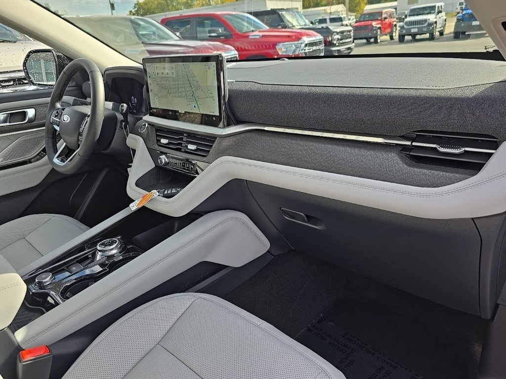 New 2026 Ford Explorer Platinum image 52