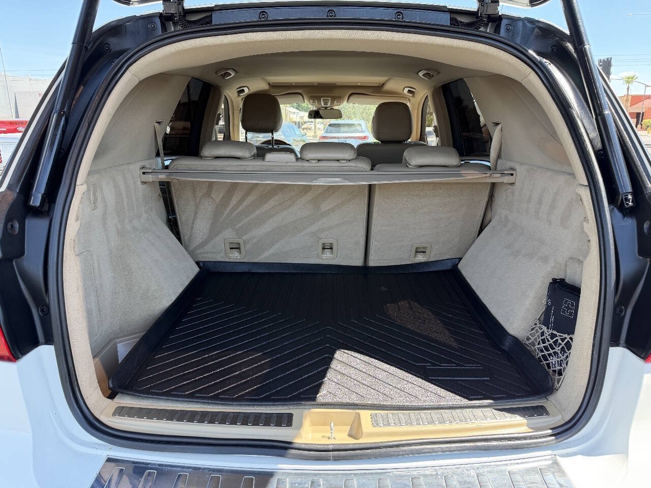 Used 2014 Mercedes-Benz ML 350 BlueTEC 4MATIC w/ Premium 1 Package image 16