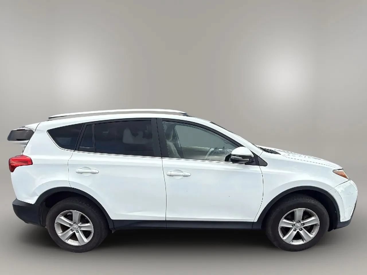 Used 2013 Toyota RAV4 XLE AWD/4WD image 6