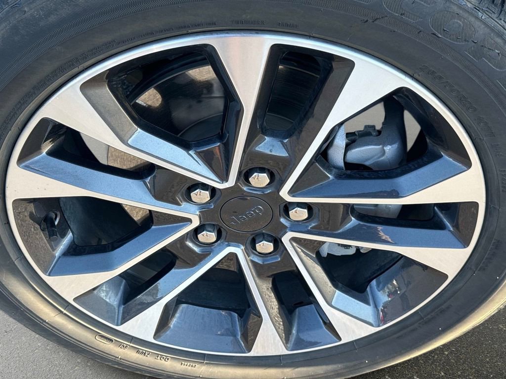 Used 2023 Jeep Grand Cherokee L Overland image 10