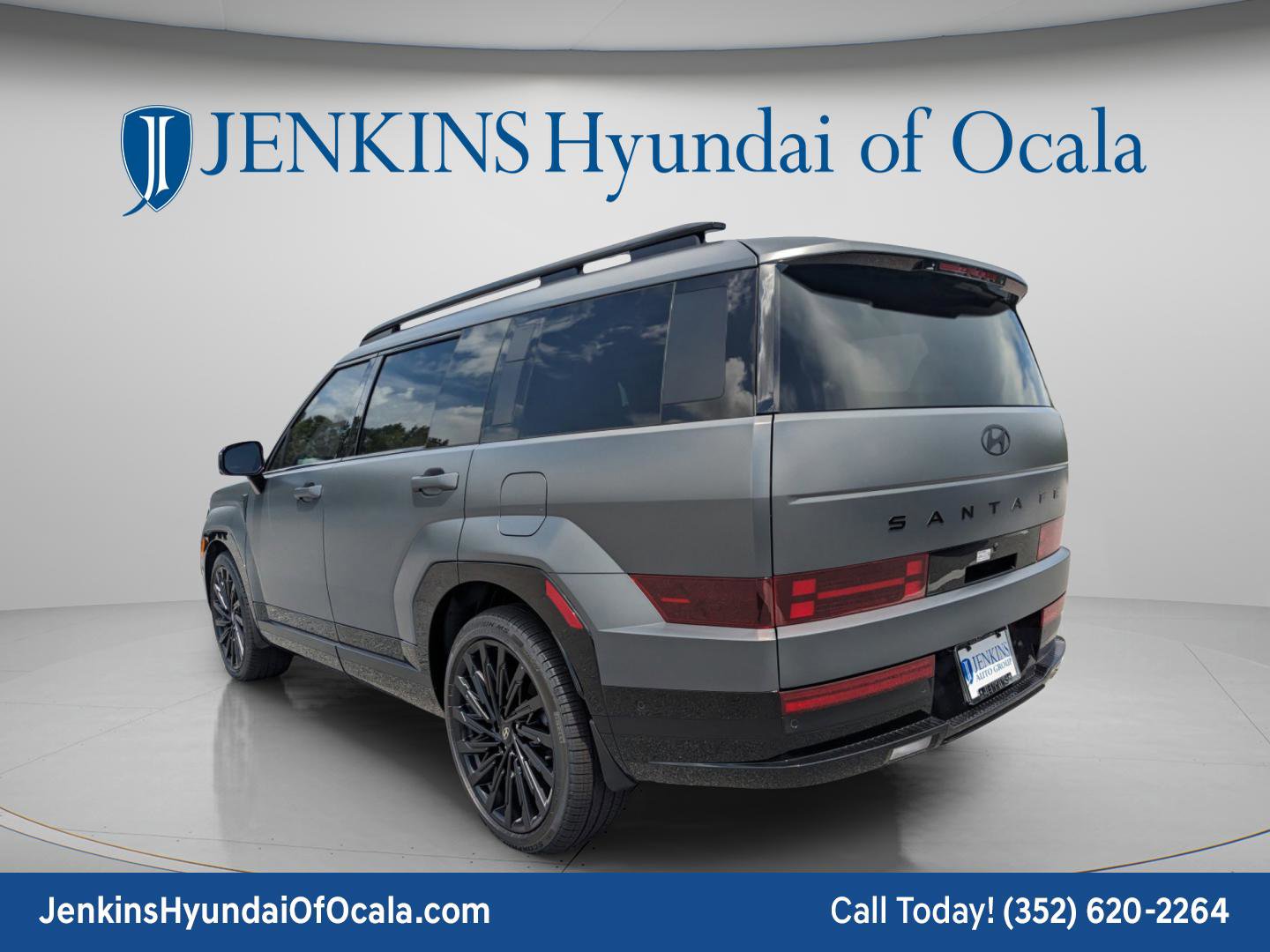Used 2025 Hyundai Santa Fe Calligraphy FWD image 4