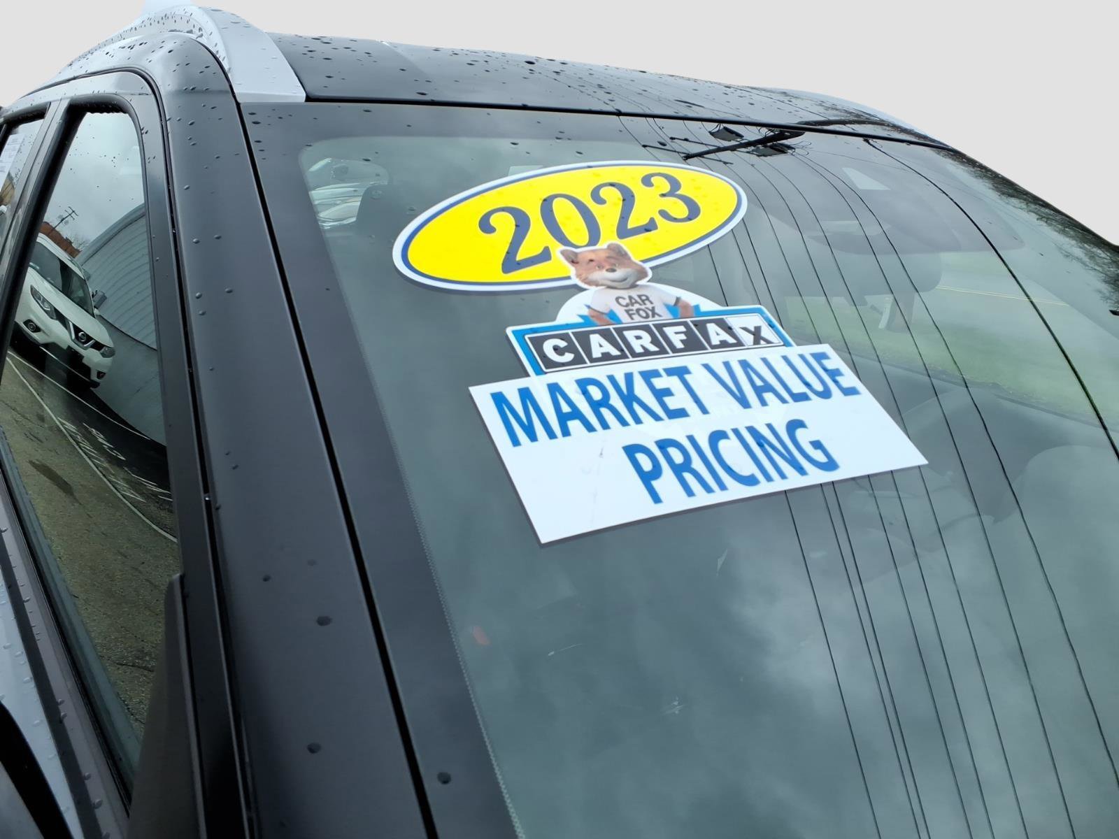 Certified 2023 Nissan Kicks SV image 9