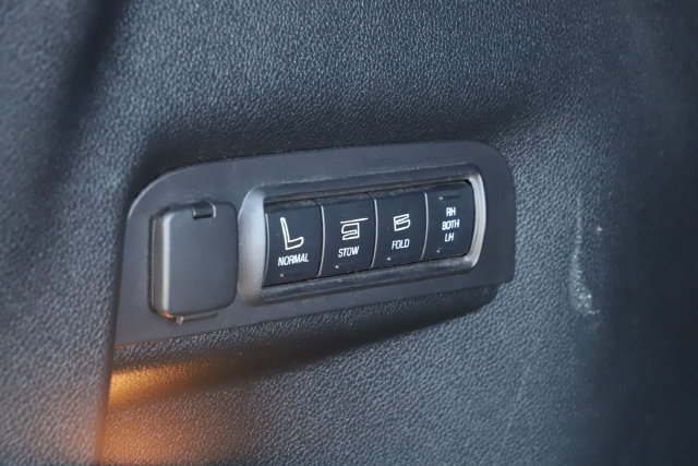 Used 2017 Ford Explorer Limited w/ Equipment Group 301A AWD/4WD image 9