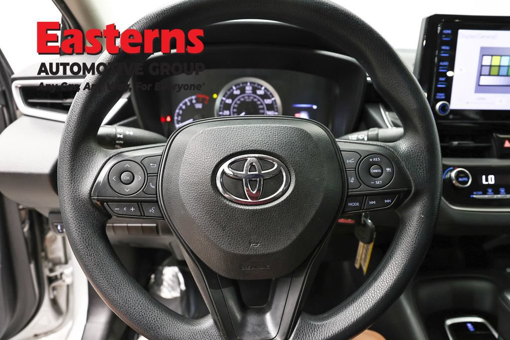 Used 2022 Toyota Corolla LE FWD image 10