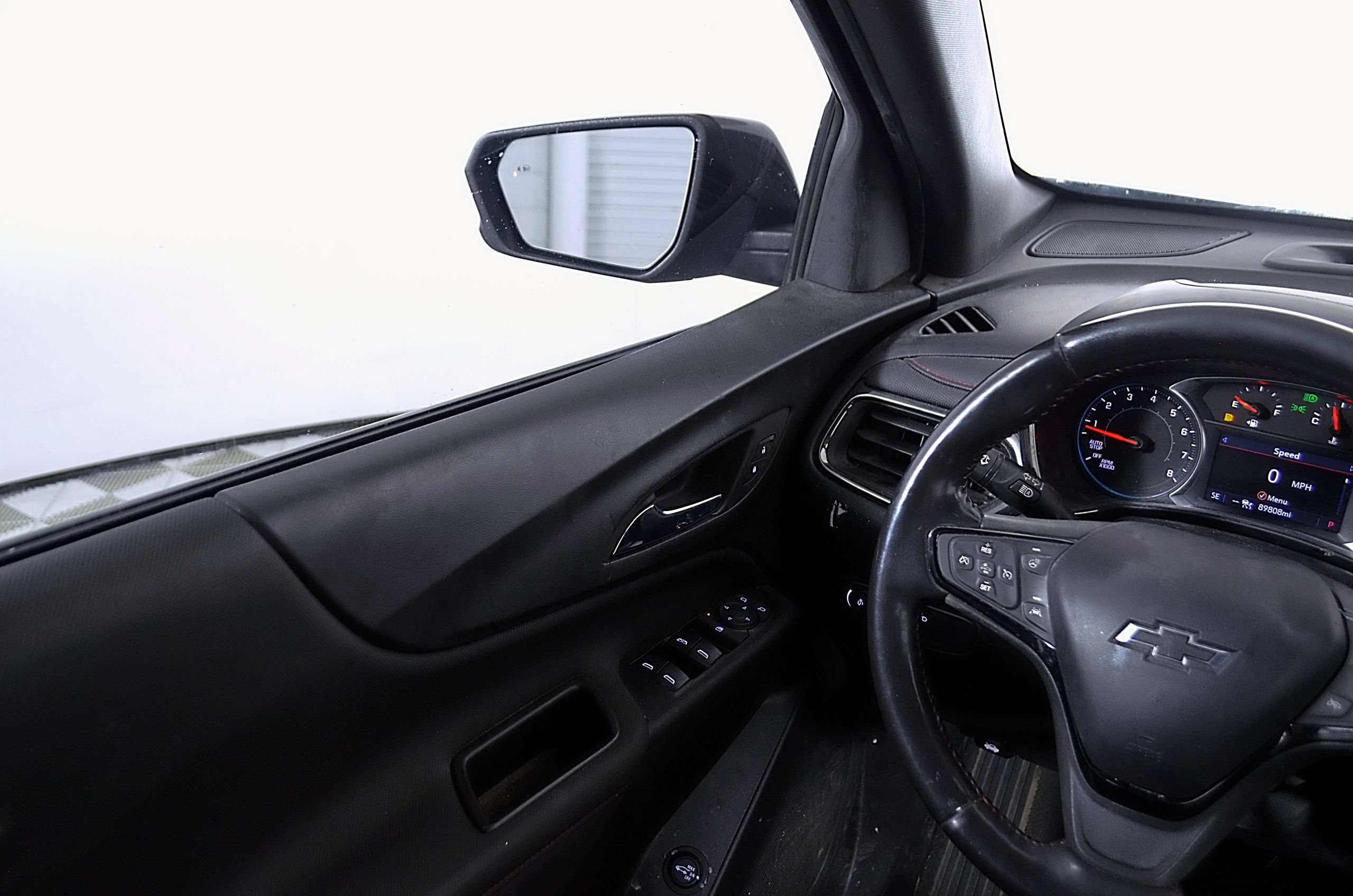 Used 2022 Chevrolet Equinox RS w/ Infotainment Package FWD image 26