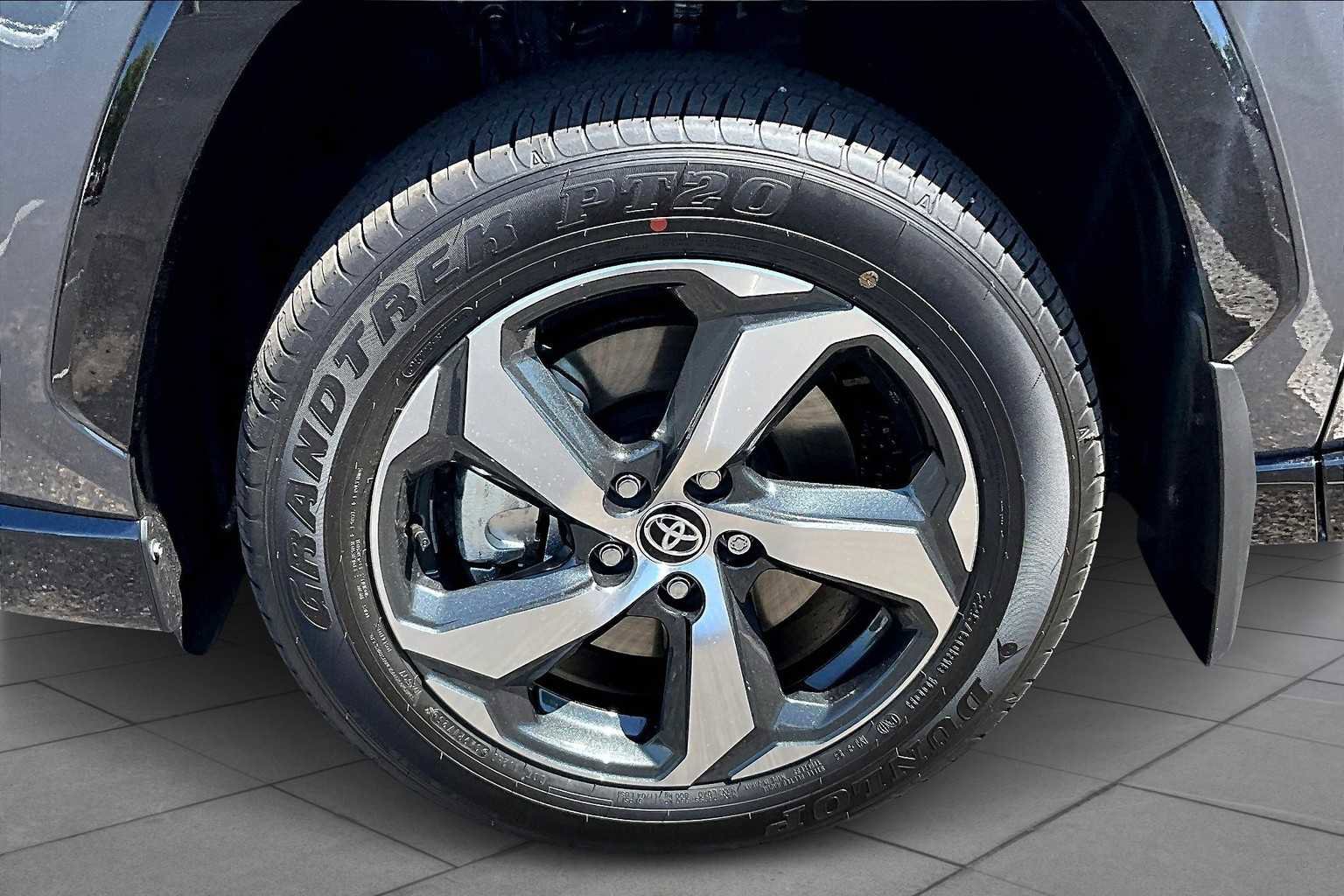 Certified 2025 Toyota RAV4 SE image 9