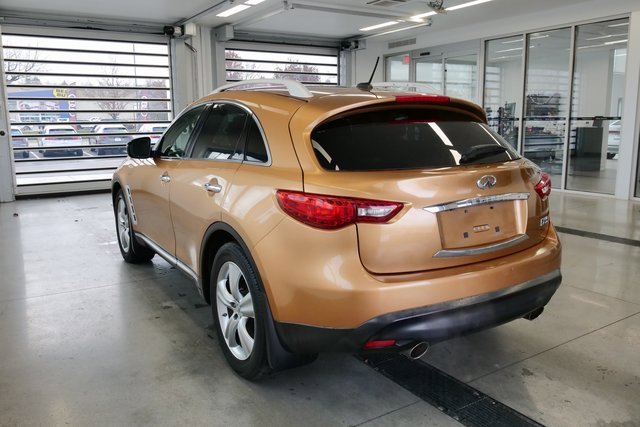Used 2009 INFINITI FX35 2WD w/ Deluxe Touring Pkg image 4