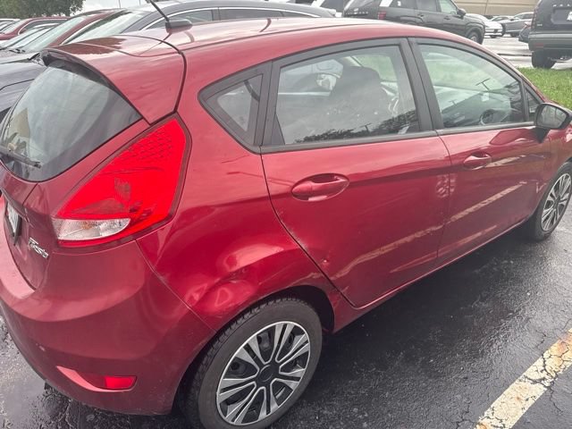 Used 2013 Ford Fiesta SE FWD image 6