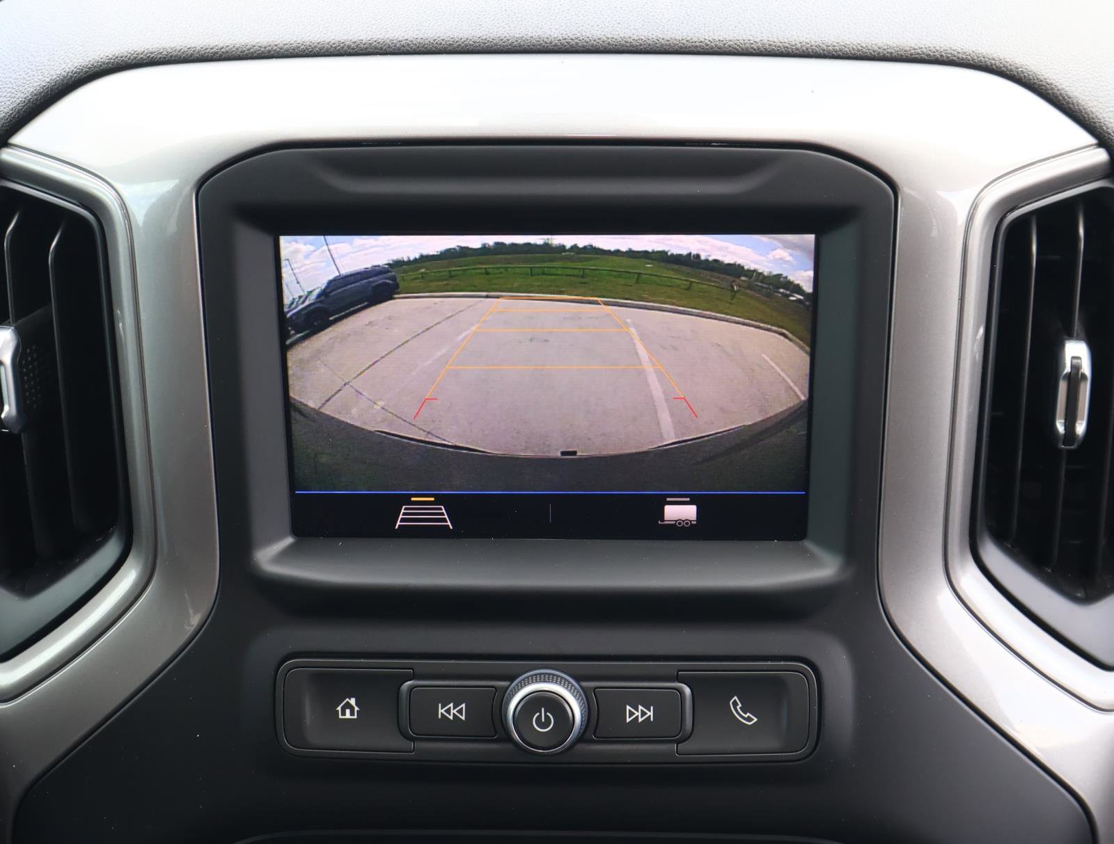 Used 2022 Chevrolet Silverado 1500 Custom image 25