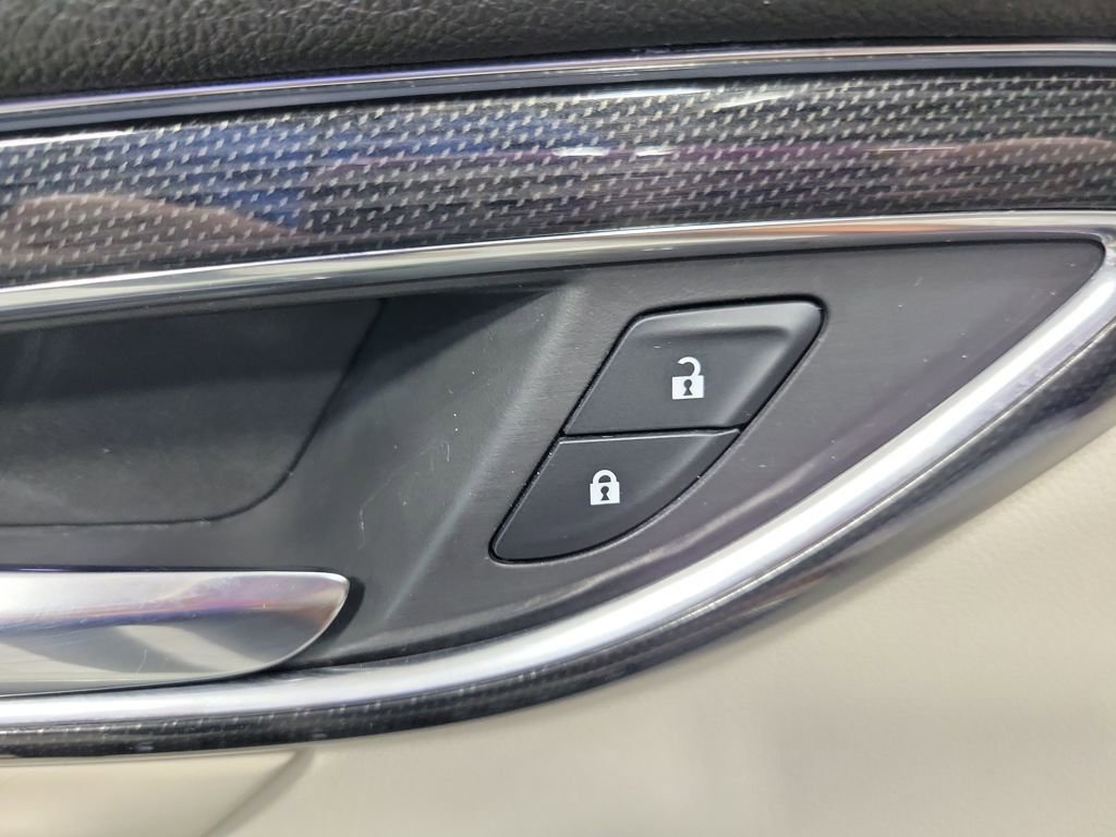 Used 2022 Buick Envision Essence w/ Safety Package image 36