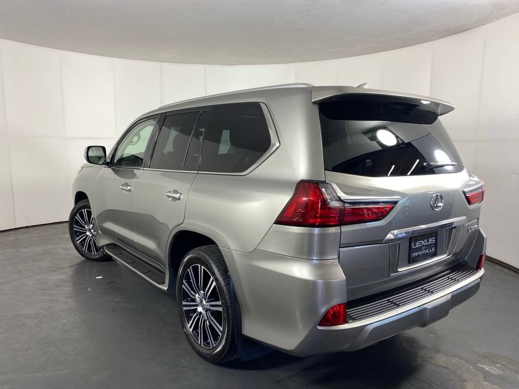 Used 2021 Lexus LX 570 4WD w/ Luxury Package image 9