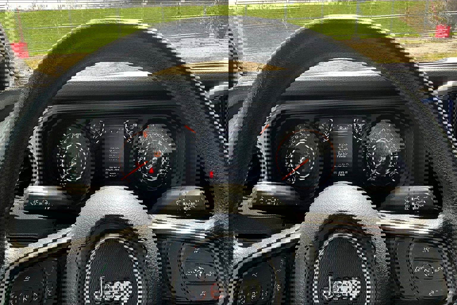 Used 2024 Jeep Gladiator Sport AWD/4WD image 13